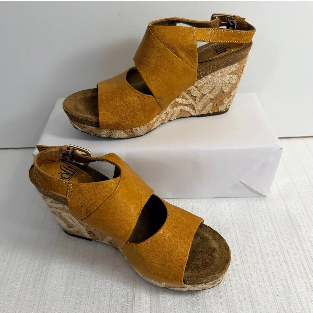 Sofft Womens Corrina Mustard Leather Embroidered Cork Wedge Sandals 7 Boho Artsy